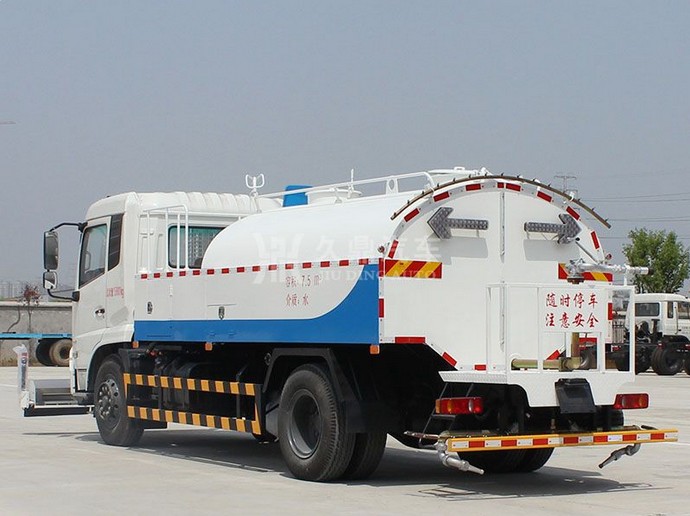 多功能灑水車——東風(fēng)天錦高壓清洗灑水車