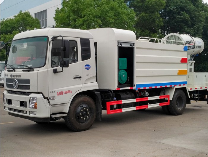 國(guó)五10方東風(fēng)農(nóng)藥噴灑車(chē)