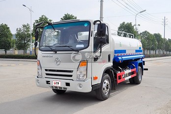 大運(yùn)奧普力5噸綠化灑水車廠家價(jià)格4