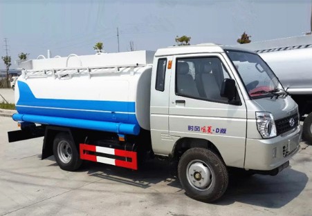 小型灑水車視頻_3噸時風(fēng)風(fēng)菱小型灑水車