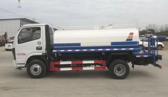 二手灑水車5噸的價格_國六5方東風(fēng)福瑞卡綠化灑水車廠家價格