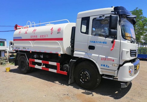 出售兩臺(tái)19年的帶戶帶霧炮二手灑水車
