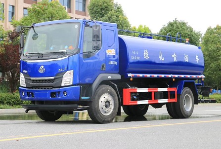國(guó)六15方東風(fēng)柳汽乘龍L3灑水車(chē)圖片 國(guó)六15方東風(fēng)柳汽乘龍L3灑水車(chē)圖片