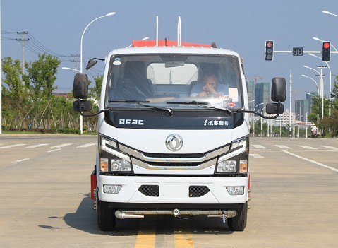 5噸灑水車型號(hào)及價(jià)格_國六5噸東風(fēng)多利卡帶霧炮灑水車廠家價(jià)格