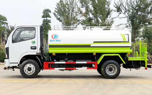 5噸灑水車參數(shù)_國六5噸東風(fēng)小福瑞卡綠化灑水車廠家價(jià)格