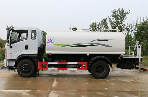 12方灑水車(chē)需要什么駕駛證_國(guó)六12噸東風(fēng)專(zhuān)底D1L綠化灑水車(chē)廠(chǎng)家價(jià)格