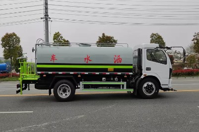 程力8噸灑水車圖片
